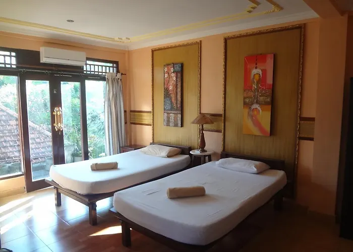 Wahyu Bungalow And Restaurant ホリデーパーク