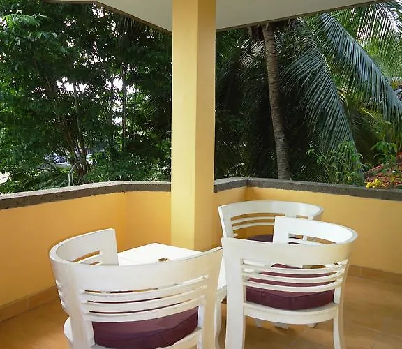 ホリデーパーク Wahyu Bungalow And Restaurant 3*