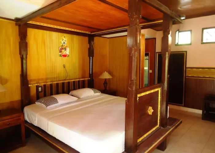 Wahyu Bungalow And Restaurant ホリデーパーク