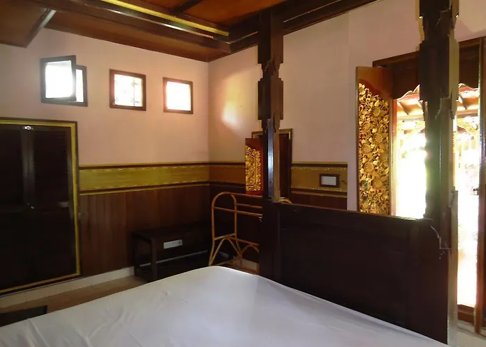 ホリデーパーク Wahyu Bungalow And Restaurant